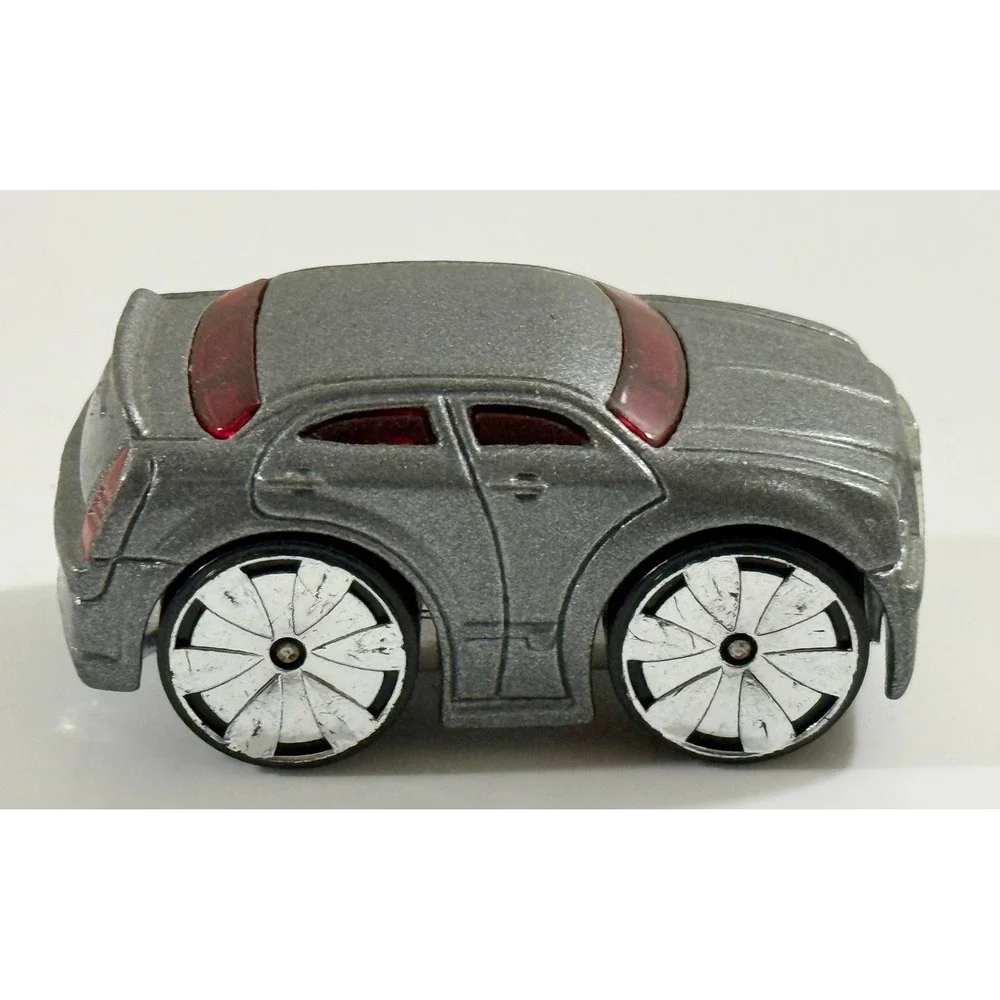 Hot Wheels Blings Chrysler 300C Kids Toy Car Silver Metallic Red Windows